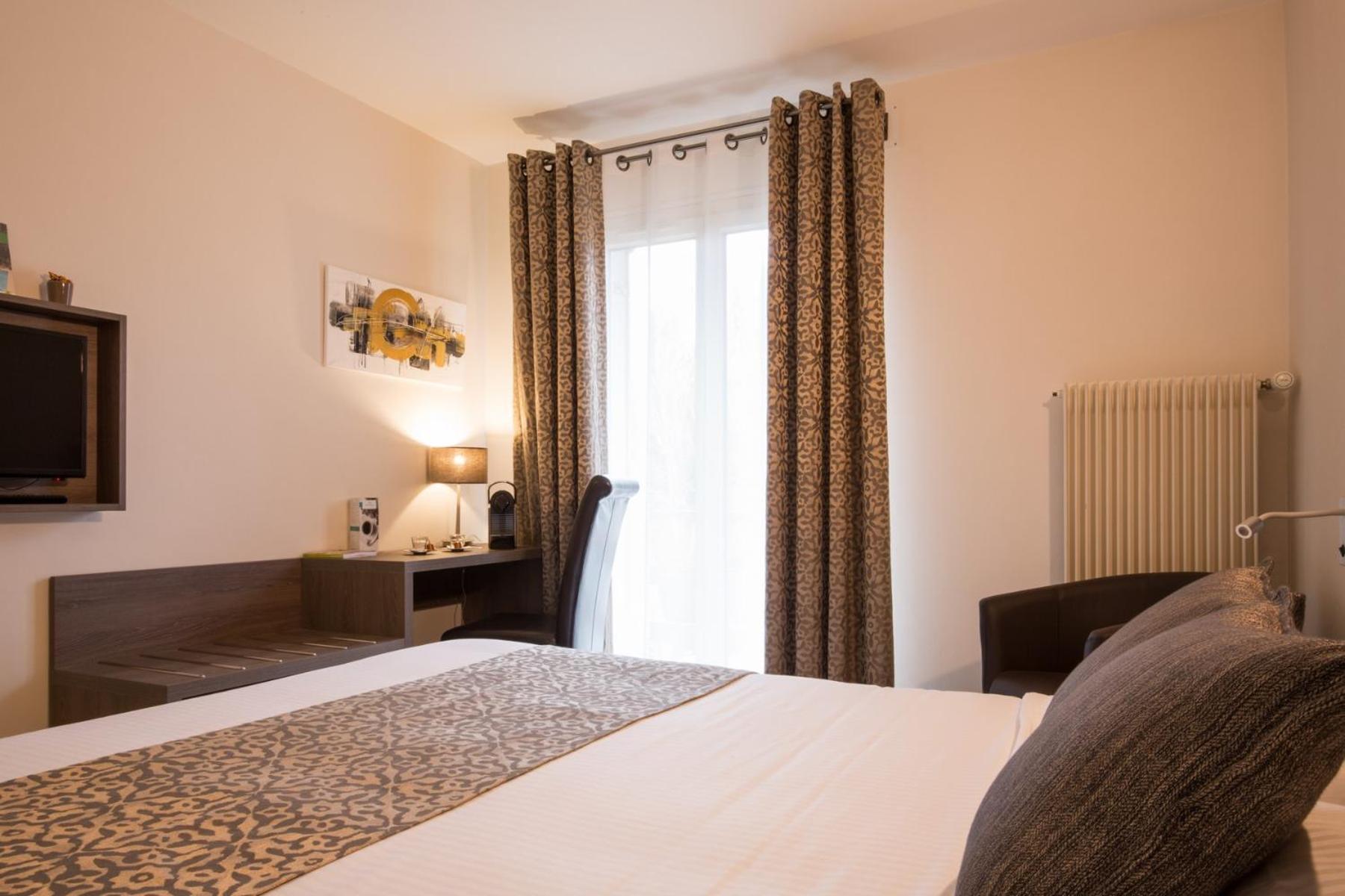 Logis Hotel Le Petit Casset La Boisse Bilik gambar