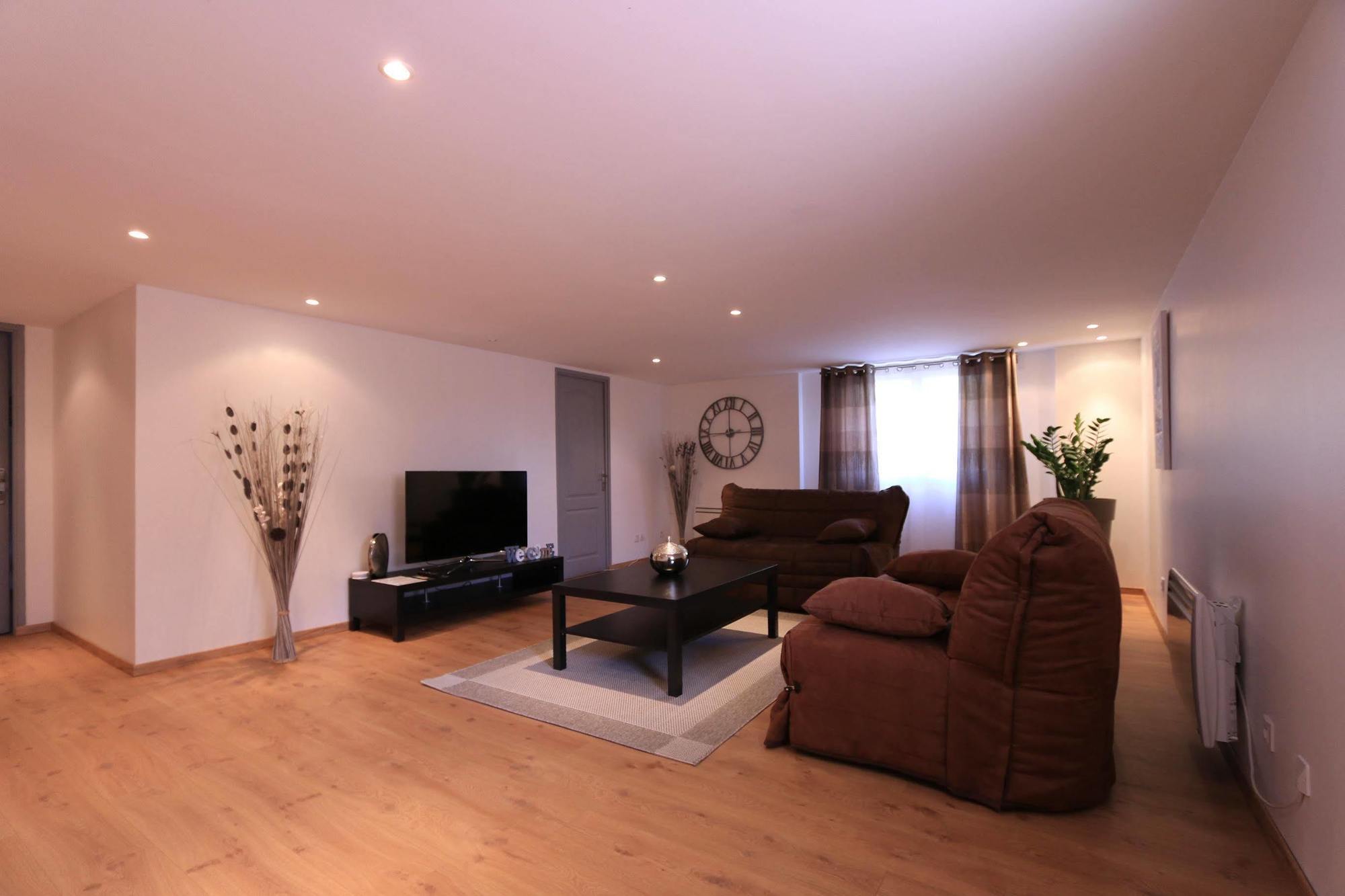 Logis Hotel Le Petit Casset La Boisse Luaran gambar