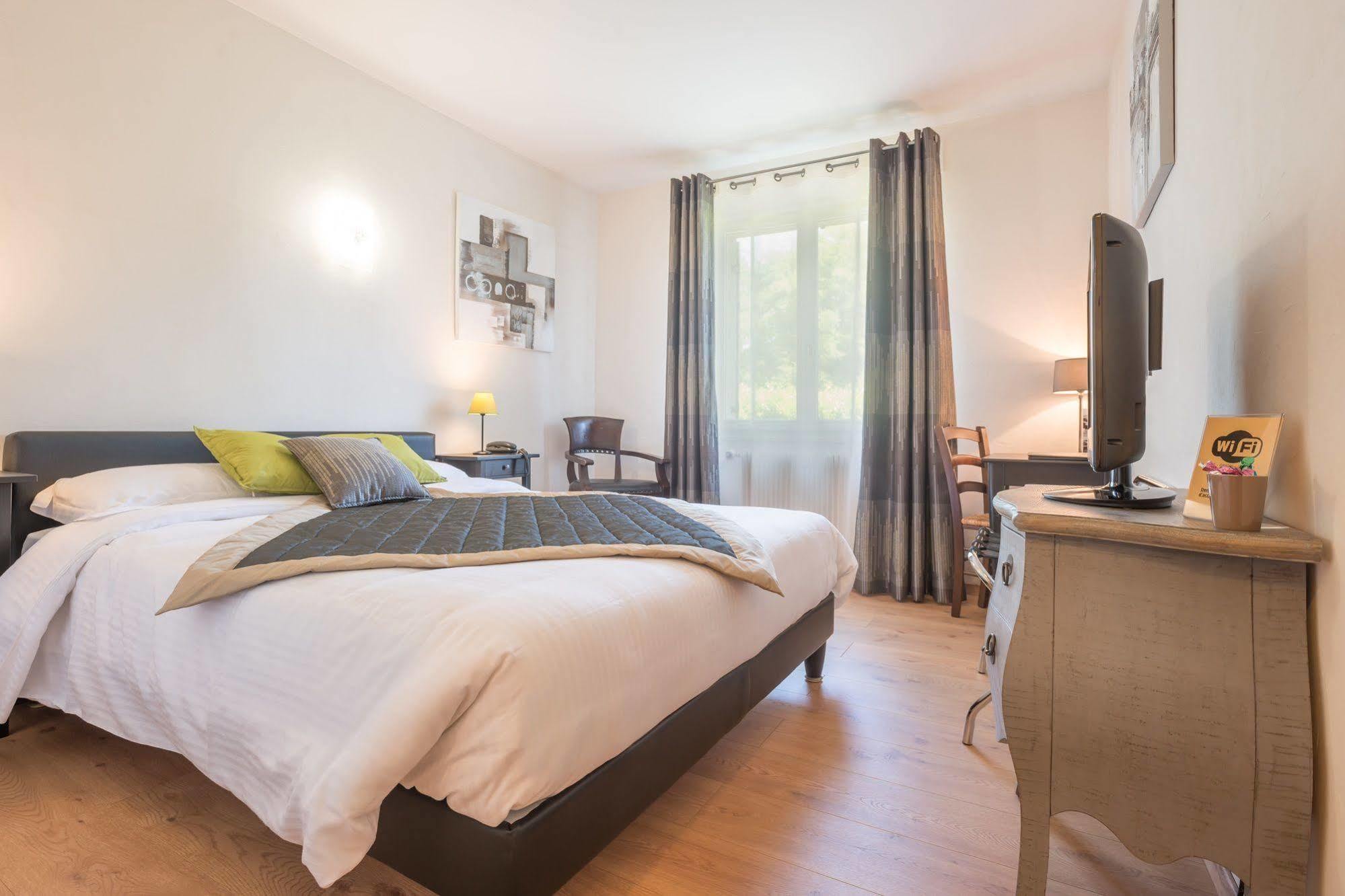 Logis Hotel Le Petit Casset La Boisse Luaran gambar