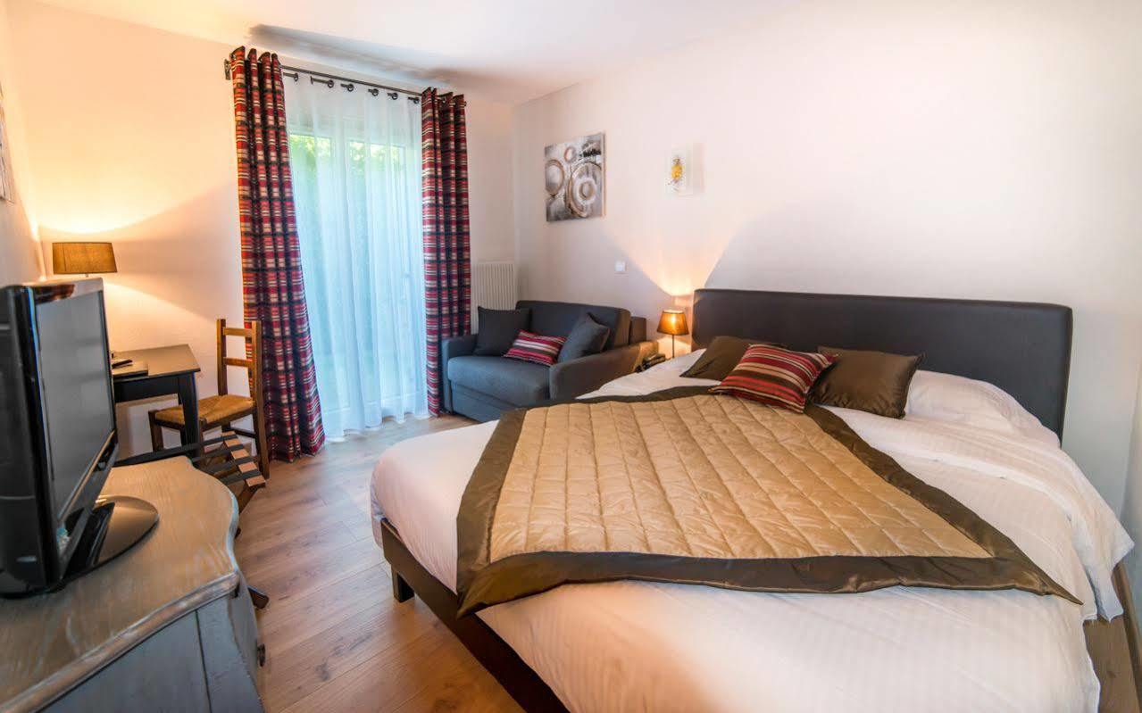 Logis Hotel Le Petit Casset La Boisse Luaran gambar